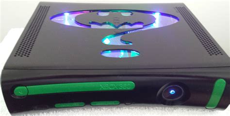 Once the screws are removed, gently lift up on the back cover and pull it off of the Xbox 360. . Xbox 360 rgh